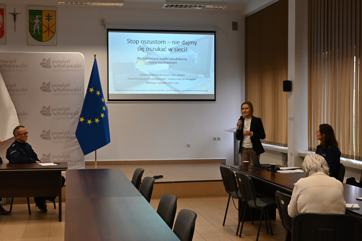 pani psycholog prowadzi debate