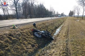 motorower w rowie wypadek w Kolaczach na drodze krajowej 82