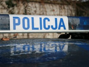 Napis policja na dachu radiowozu