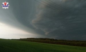 zdjęcie nieba przed zbliżającą się burzą