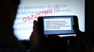 fałszywy sms informujący o kwarantannie