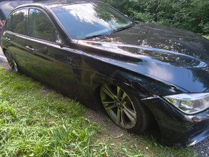 BMW z uszkodzeniami pokolizyjnymi