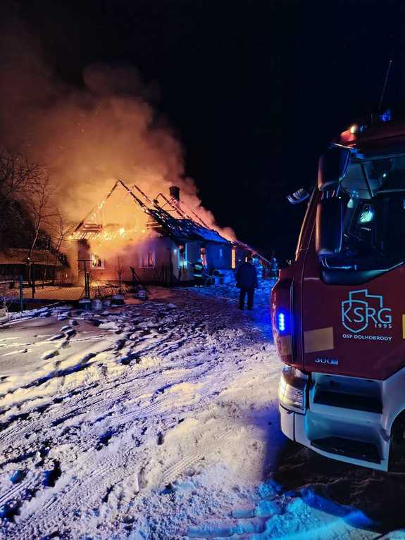 Zdjęcie przedstawiające pożar domu