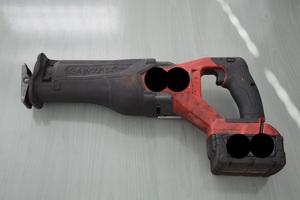 zdjęcie przedstawiające skradziona piłe elektryczną