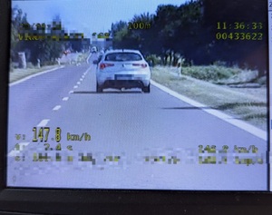 Przekroczenia dozwolonej prędkości zarejestrowane na videorejetratorze